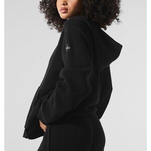 1488- NWT alo domain rib knit full zip black sweater- small